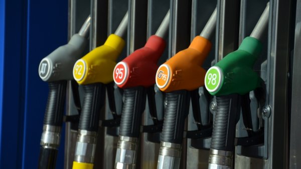 С начала февраля подешевел бензин марки Аи-92 &mdash; Tazabek