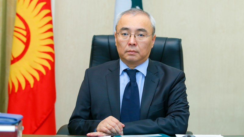 Ситуация в стране позволяет вести непрозрачный учет торговых операций, который создает риски неуплаты налогов в бюджет, - глава ГНС О.Абдыкаимов &mdash; Tazabek