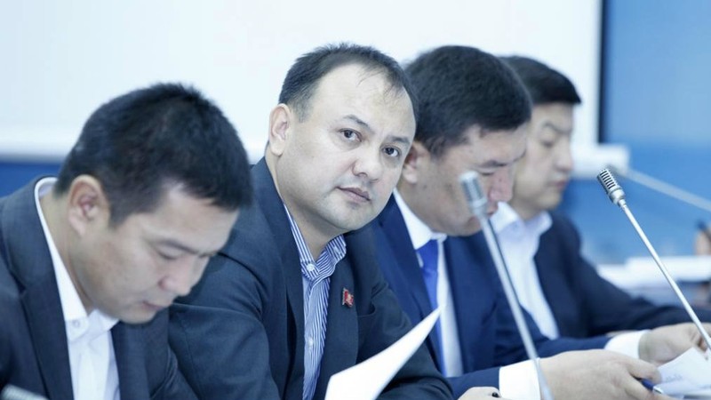 Большинство граждан закрывают бизнес, так как не могут погасить кредиты перед комбанком, - депутат Т.Тиллаев &mdash; Tazabek