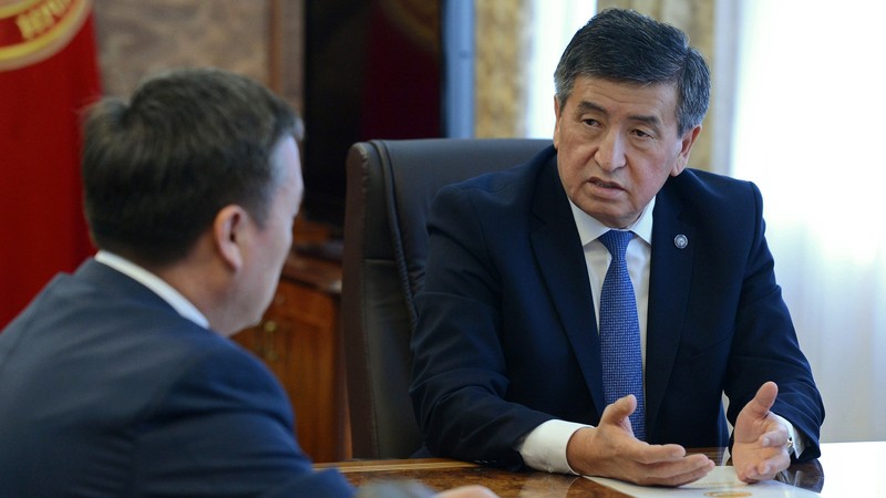 Не прекращаются жалобы граждан и добросовестных предпринимателей на неправомерные действия сотрудников ГСБЭП, - президент С.Жээнбеков &mdash; Tazabek