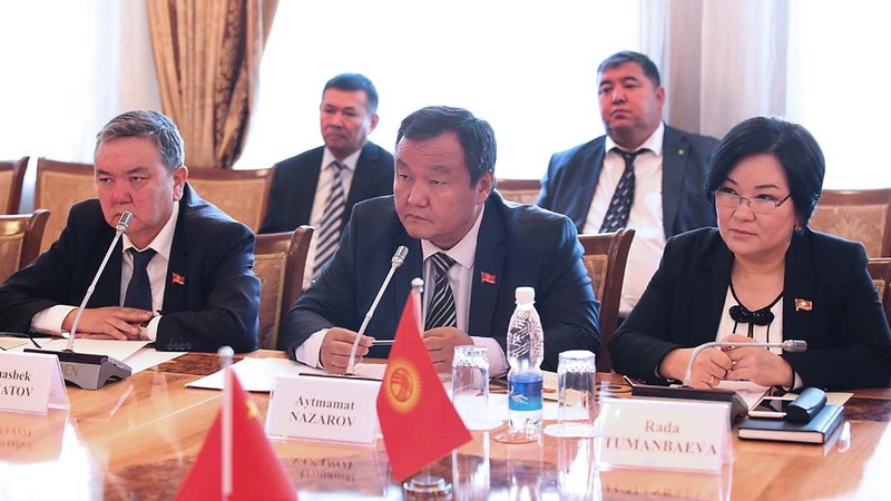 Депутаты решили рассмотреть вопрос о деятельности Департамента химизации и защиты растений за закрытыми дверями &mdash; Tazabek