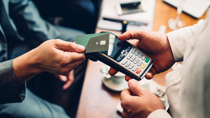 Отчет о работе межведкомиссии по увеличению доли безналичных платежей в КР в правительство будет представлять только НБКР (состав комиссии) &mdash; Tazabek