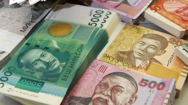 Среднемесячная зарплата кыргызстанцев за последние 5 лет увеличилась на 4056 сомов, - Нацстатком &mdash; Tazabek