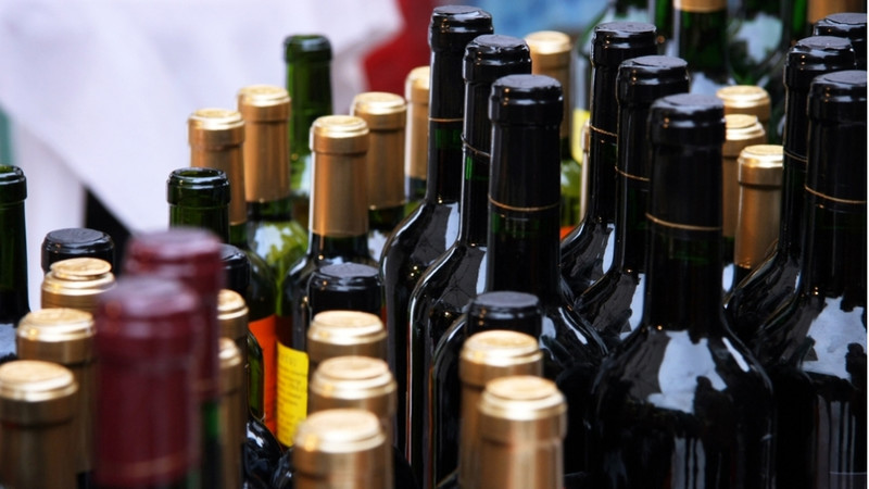 Алкозаводы часть продукции производят незаконно и уклоняются от налогов, - представитель Минсельхоза А.Аманбаев &mdash; Tazabek