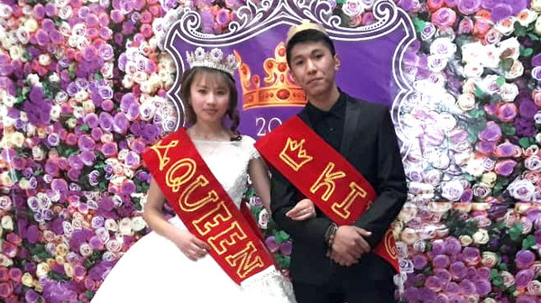 В ат-башинской школе состоялся «Королевский бал» среди старшеклассников