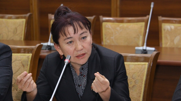 Сотрудники  &laquo;Нацэнергохолдинга&raquo; в месяц получают по 80 тыс. сомов, - депутат &mdash; Tazabek