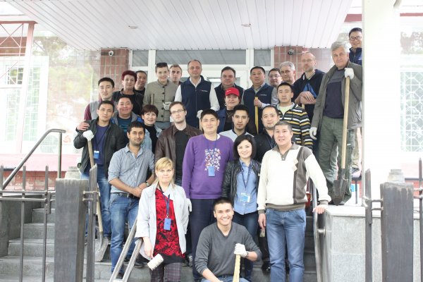 Более 700 сотрудников ОАО &laquo;Росинбанк&raquo; дружно вышли на субботник &mdash; Tazabek