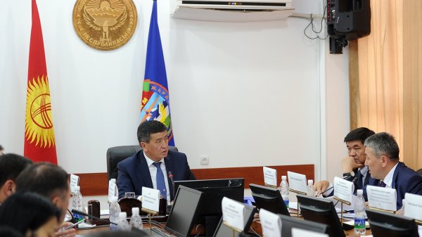 Фоторепортаж &mdash; премьер-министр провел селекторное
совещание по подготовке к осенне-зимнему периоду &mdash; Tazabek
