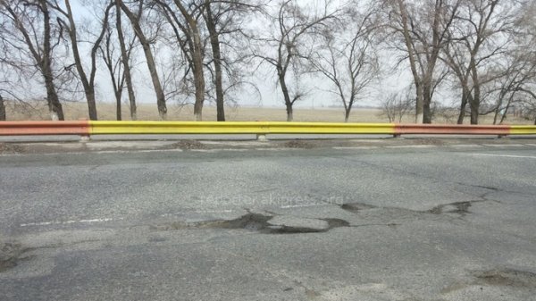 Тендер на $100 млн: Минтрансу следует рассмотреть 3-4 варианта объездной дороги Бишкек&mdash;Кара-Балта, - член тендерной комиссии &mdash; Tazabek