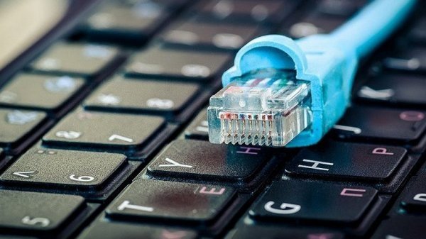 Совет директоров &laquo;Кыргызтелекома&raquo; опроверг заявление председателя правления Э.Ешеналиева, что давал согласие на покупку услуг Интернета по $30 за 1 Мб/с &mdash; Tazabek