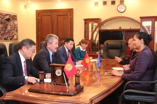 Минфин и АБР подписали соглашение о реабилитации альтернативного дорожного коридора Север&mdash;Юг на $95,1 млн &mdash; Tazabek