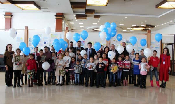 Фото &mdash; ОАО &laquo;МАМ&raquo; подвело итоги конкурса &laquo;Авиация глазами детей&raquo; на лучший рисунок &mdash; Tazabek