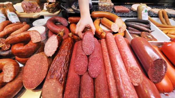 Получается, колбасные изделия марок &laquo;Шер&raquo; и &laquo;Халал-Алих&raquo; изготавливаются из мяса мертвых животных, - депутат А.Акматов &mdash; Tazabek