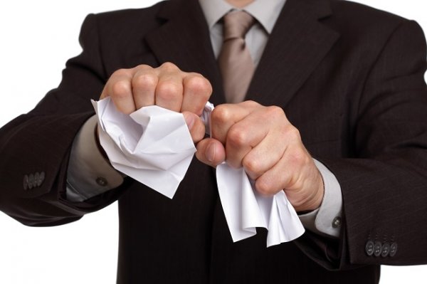 Лицензионная комиссия аннулировала лицензии 7 недропользователей, в том числе кандидата в депутаты ЖК (владельцы) &mdash; Tazabek