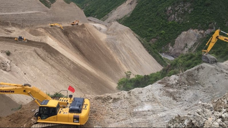 По 1 фазе альтернативной дороги Север&mdash;Юг завершено 80% земляных работ, по 2 фазе &mdash; 25-30% &mdash; Tazabek