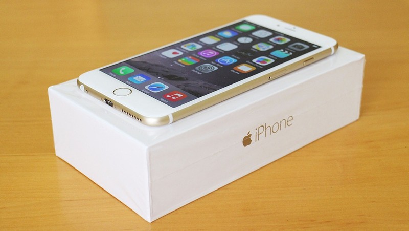 Таможня в аэропорту &laquo;Манас&raquo; задержала кыргызстанку, намеревавшуюся провезти контрабандой 93 iPhone 6 из Кореи на 1,5 млн сомов &mdash; Tazabek