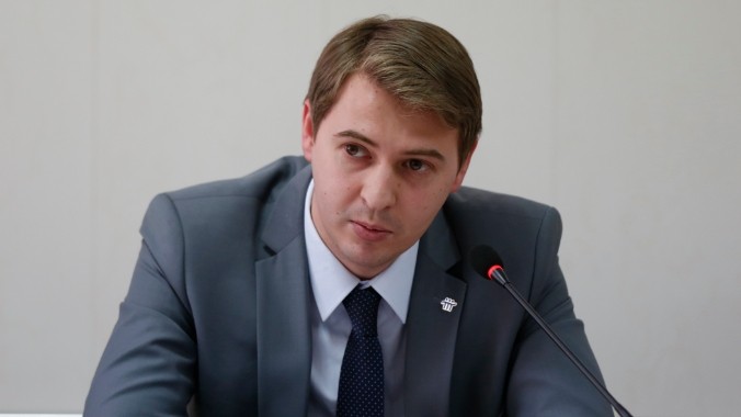 На границе с Казахстаном не пропускают пустой транспорт, на КПП в Чалдоваре стоит около 70 машин, - министр экономики А.Новиков &mdash; Tazabek