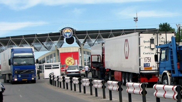 ГТС просит предпринимателей обращаться в горячую линию Минэкономики по вопросам на кыргызско-казахстанской границ &mdash; Tazabek