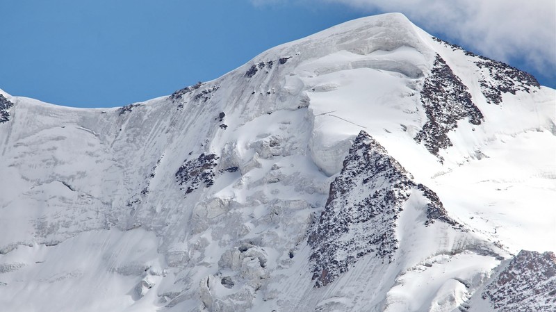 В Кыргызстане есть более 7 тыс. ледников, а сейчас большой шум из-за 2 ледников, которые в совокупности даже 1% не составляют, - эксперт &mdash; Tazabek