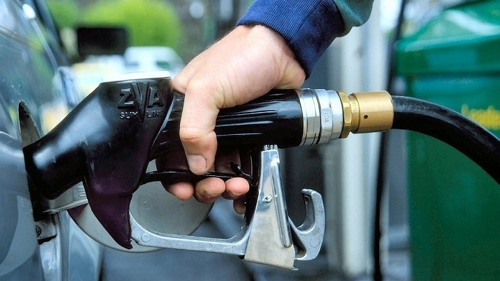 На АЗС Кыргызстана розничные цены на ГСМ с сентября подорожали на 4,4%, - Госантимонополия &mdash; Tazabek