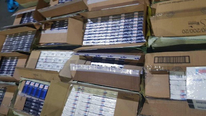 ГТС задержала контрабандные сигареты в аэропорту &laquo;Манас&raquo; на 678 тыс. сомов &mdash; Tazabek