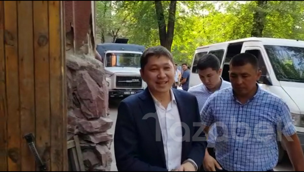 Первомайский райсуд приступил к рассмотрению продления меры пресечения экс-премьеру С.Исакову (фото, видео) &mdash; Tazabek