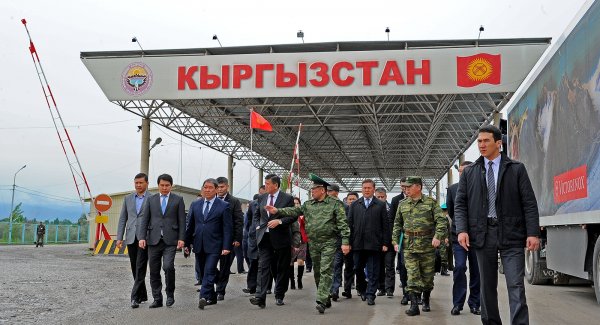 Правительство поручило госорганам улучшить инфраструктуру КПП &laquo;Актилек-автодорожный&raquo; &mdash; Tazabek