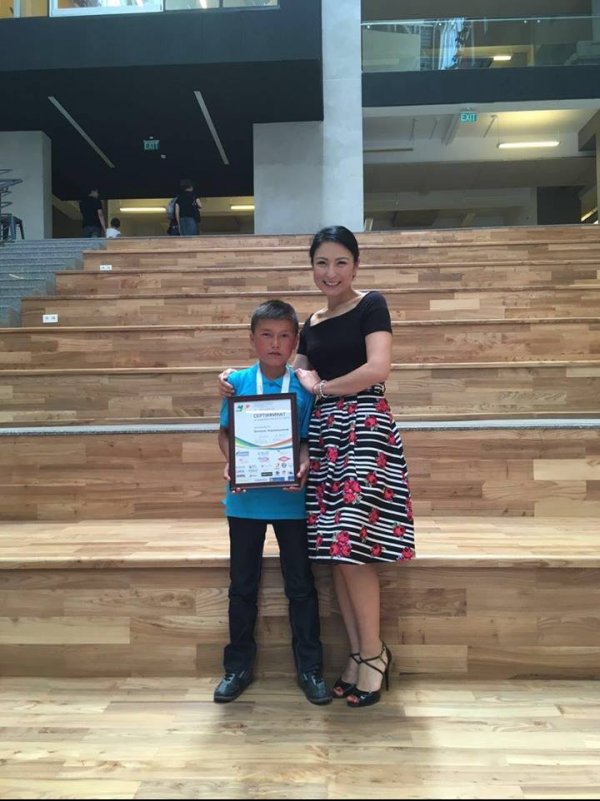 АУЦА: 12-летнего участника марафона Run The Silk Road нашли и наградили медалью &mdash; Tazabek