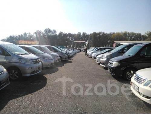 Дефицит на авторынке есть, но повышение цен на машины &mdash; чисто сезонный фактор, - продавец &mdash; Tazabek