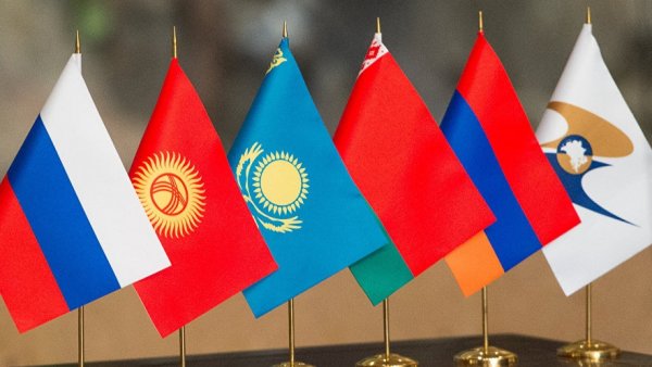 По каким товарам помимо авто, холодильников, пылесосов, зерновых культур, духов,  бизнесмены должны показывать сертификат соответствия ЕАЭС?  (список) &mdash; Tazabek