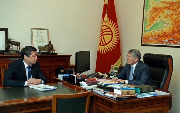 Президент А.Атамбаев принял главу Соцфонда Т.Абжапарова &mdash; Tazabek