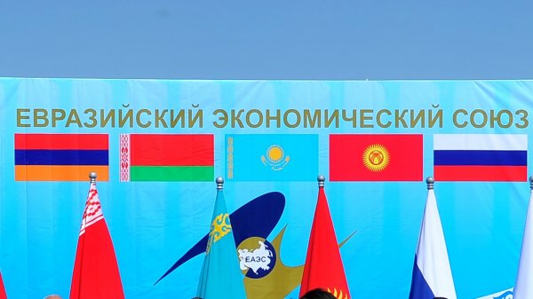 С сегодняшнего дня импортеры при ввозе товаров из стран ЕАЭС должны иметь при себе сопроводительные накладные &mdash; Tazabek