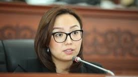 Депутат А.Мамашева замминистра экономики Э.Абакирову: Если повезет, мы узнаем, на что были потрачены $2,2 млрд грантов &mdash; Tazabek