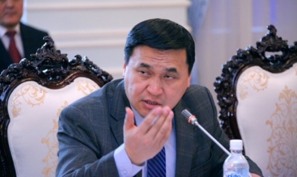 Депутат К.Иманалиев возмущается, почему ФГИ передало 4 гаража из 25 единиц имущества Н.Тюлеева управделами президента &mdash; Tazabek