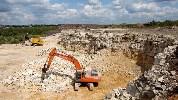 Депутат: 406 недропользователей не могут работать из-за того, что органы прокуратуры отменяют решения местных властей о трансформации земель &mdash; Tazabek