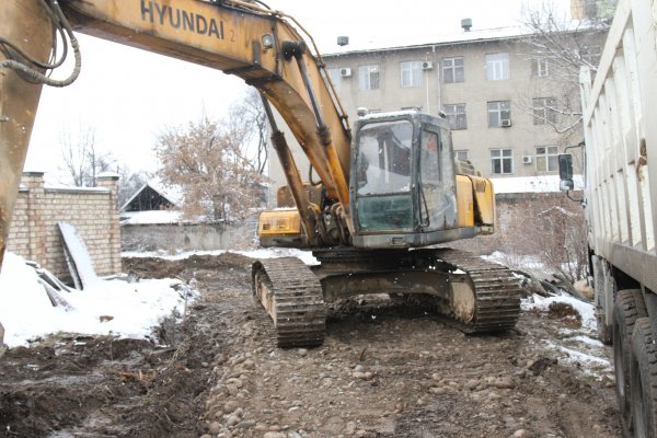 Карта &mdash; Госэкотехинспекция выявила факт незаконного рытья котлована для строительства многоэтажного дома компанией &laquo;Аалам Строй&raquo; &mdash; Tazabek