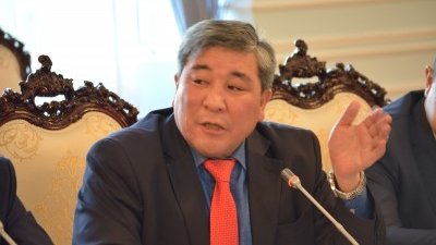 Минтранс &mdash; это &laquo;монстр&raquo;, а министр транспорта &mdash; &laquo;кошелек&raquo;, - депутат Р.Момбеков &mdash; Tazabek