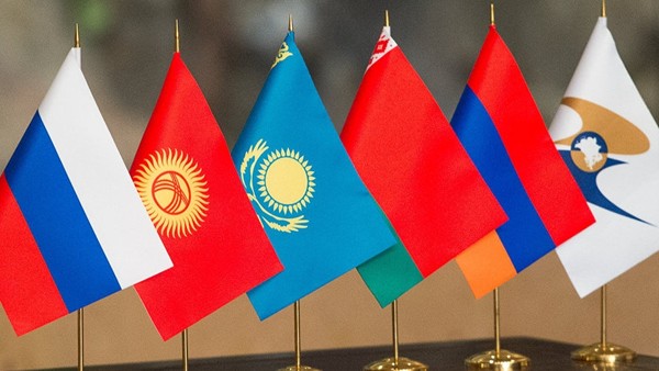 За январь-февраль 2017 года объем торговли КР со странами ЕАЭС составил 331,3 млн долларов &mdash; Tazabek