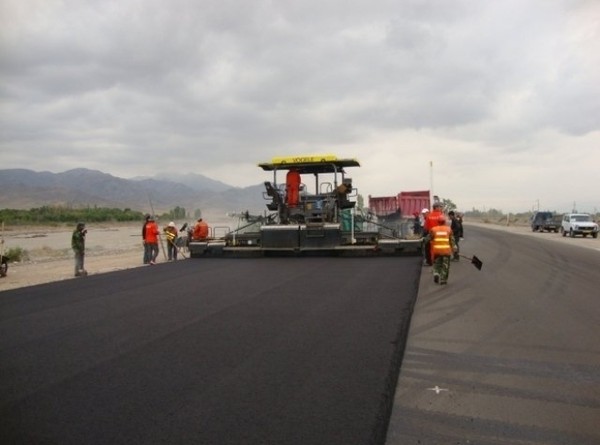 Минтранс о словах депутата А.Жунус уулу: Стоимость строительства 1 км автодороги Бишкек&mdash;Кара-Балта составляет $1,5 млн &mdash; Tazabek