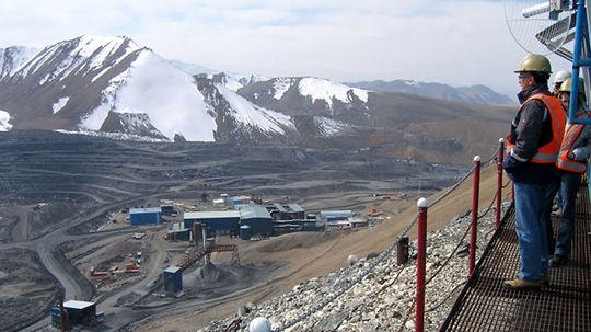 Законодательство отличное, но практика хромает, - председатель ОНС Минфина Б.Сатыбеков о сфере недропользования в КР &mdash; Tazabek