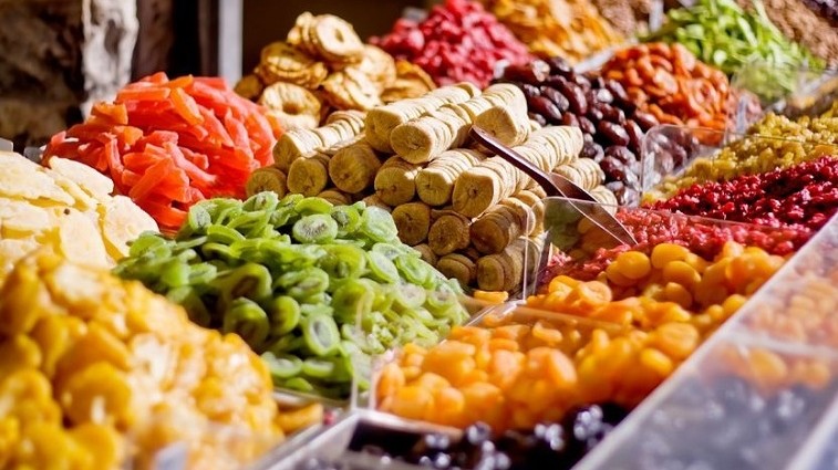 Кыргызстан в 2,8 раза увеличил экспорт сушеных фруктов и стекла &mdash; Tazabek