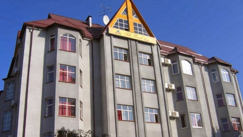 Суд расторгнул сделку купли-продажи отеля Silk road Lodge, за который Тиллебаевы предлагали Й.Клейтору $900 тыс &mdash; Tazabek