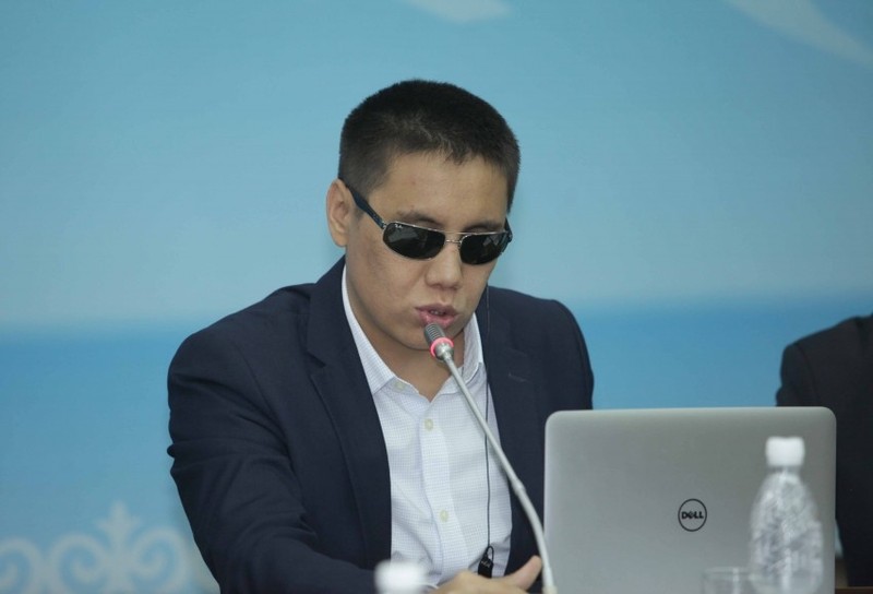 Депутат предложил наложить запрет на использование старых автомобилей &mdash; Tazabek