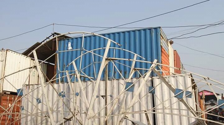 Госэкотехинспекция оштрафовала владельцев рынка &laquo;Кара-Суу&raquo; за беспорядочное расположение торговых мест &mdash; Tazabek