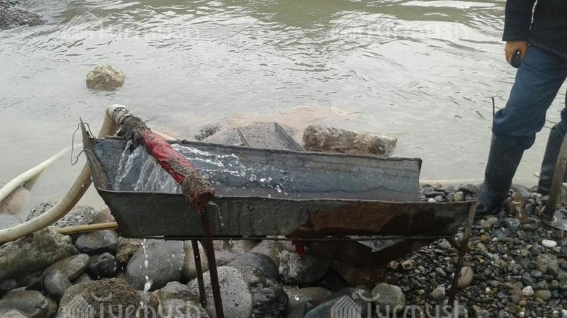 Лицензионная комиссия отказала 3 компаниям в получении лицензии на разведку известняка на площади россыпного золота Аючачинская (список принятых заявок) &mdash; Tazabek