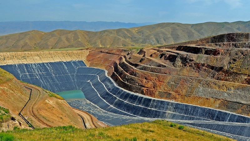 &laquo;Алтынкен&raquo; рассматривает вопрос строительства золотоизвлекательной фабрики в Кара-Балте за $150 млн для переработки концентрата, - А.Алимбеков &mdash; Tazabek