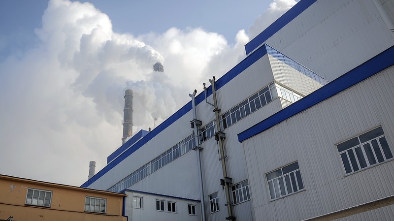 Экс-министр энергетики А.Калмамбетов предложил строго наказать главу Нацэнергохолдинга А.Калиева и замглавы Госкомпромэнерго А.Оморова, но позволить им работать &mdash; Tazabek