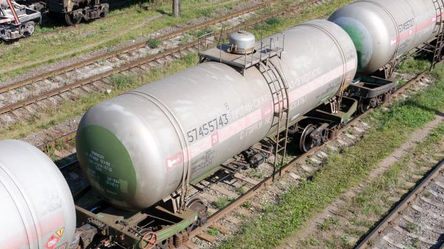 Прибыли первые цистерны с дизтопливом из России в Ошскую область с назначением на станцию Жалал-Абад, -  Минтранс &mdash; Tazabek