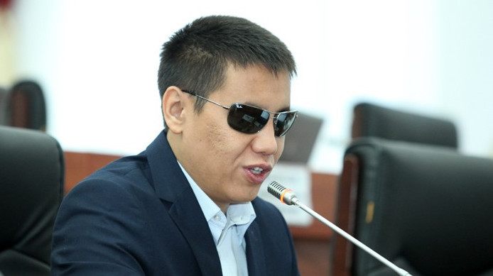 ГРС назвала причину очередей при перерегистрации авто &mdash; Tazabek