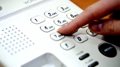 На незаконные взносы при поступлении в первый класс можно пожаловаться по горячей линии